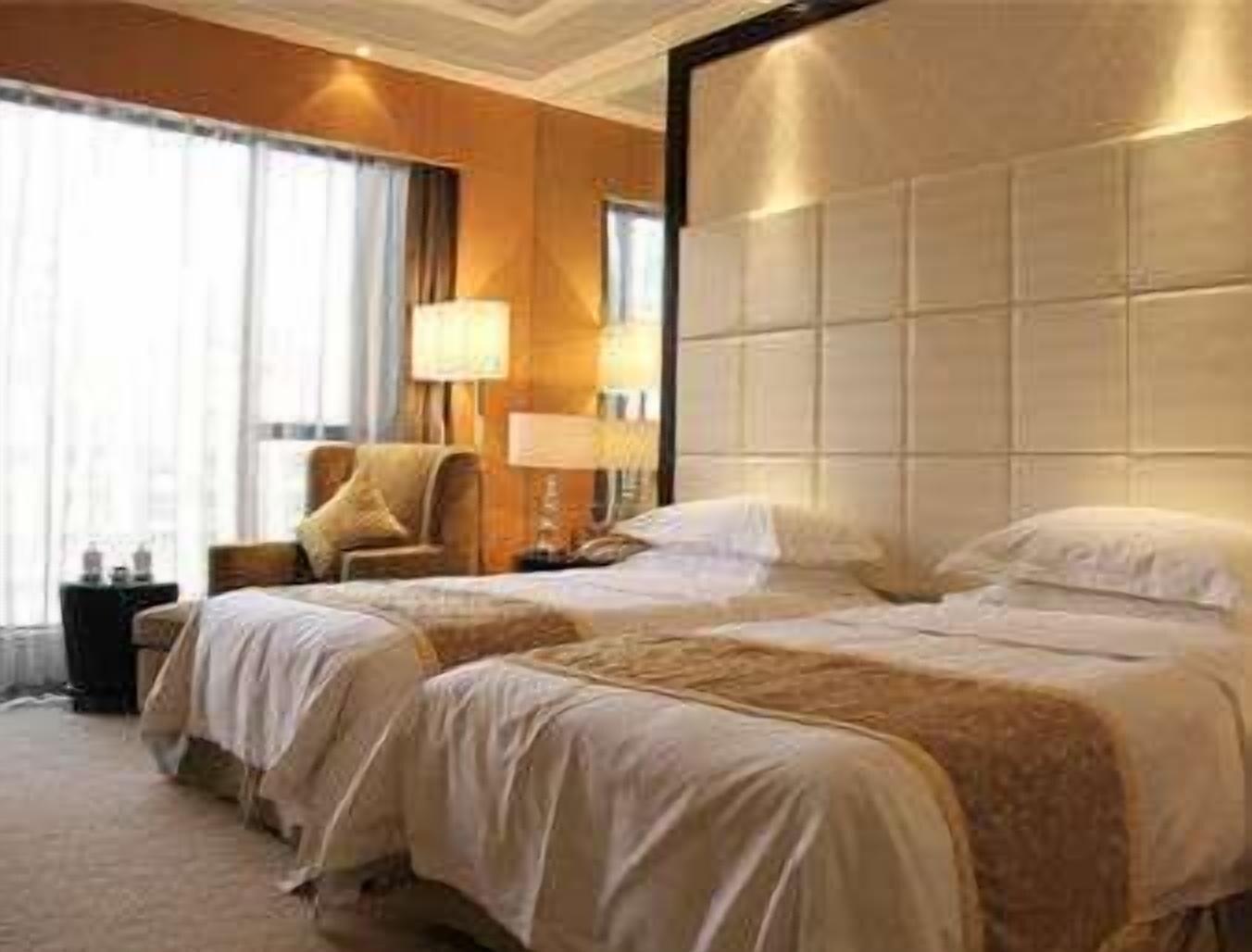 Weifang Ramada Plaza Hotel Екстер'єр фото